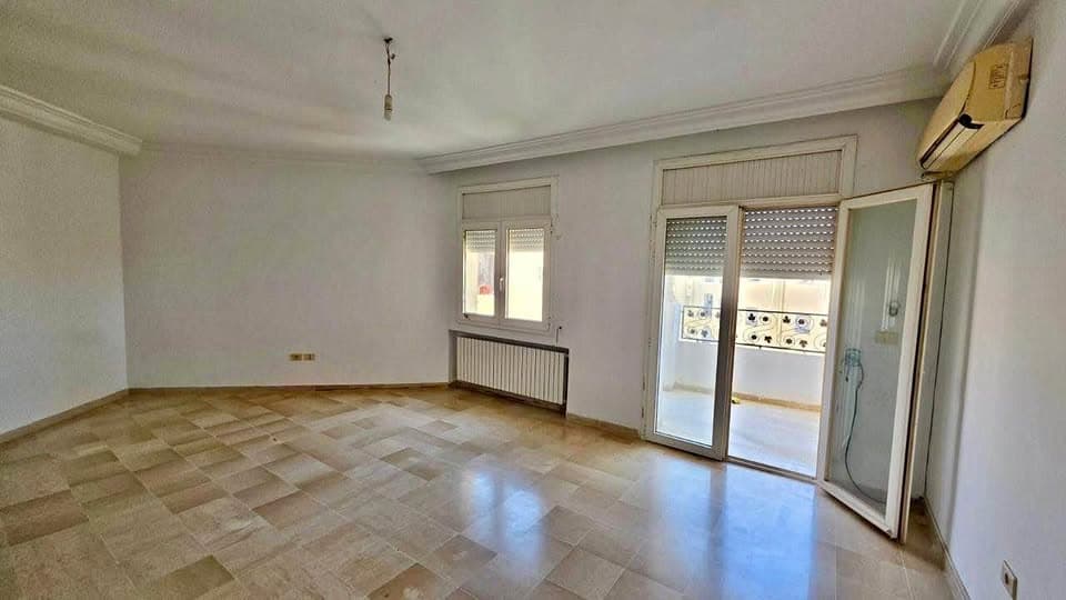 Appartement S+3 · L'Aouina